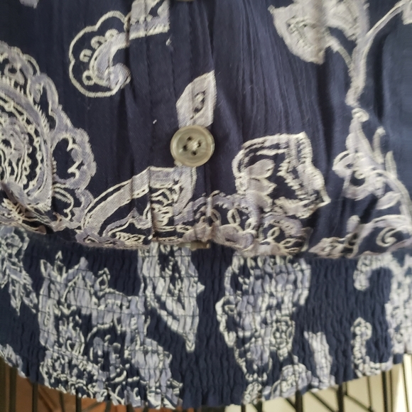 Top - Picture 2 of 3